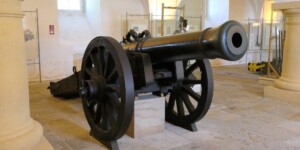 Halbkartaune (Ende 17.Jh), Rohr aus Gusseisen, für 24 pfündige Eisenkugeln 24 Pfünder (Halbkartaune) aus Gusseisen (Ende 17. Jh)