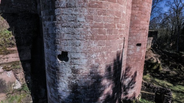 Brillenscharte der 2.Ebene (1. OG) im Westturm