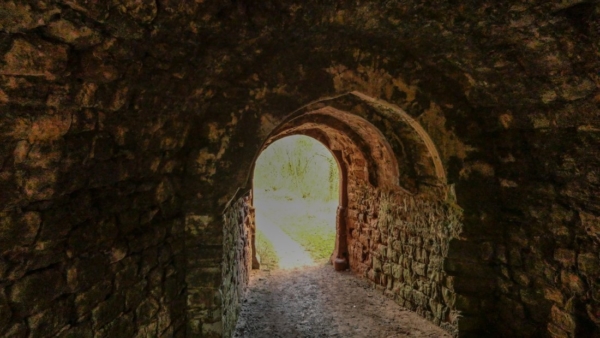 Torhalle im Torturm mit drei Gurtbögen