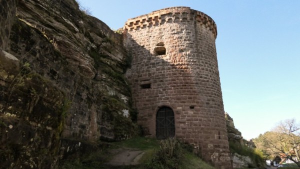 Burgtor im Nordturm von Altdahn Burgtor im Nordturm von Altdahn
