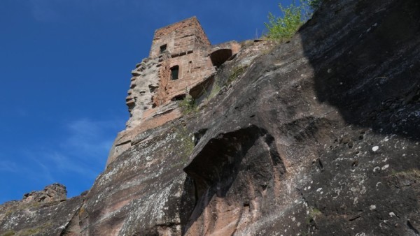 Südseite des Burgfelsens von Altdahn nach Felssturz von 1820