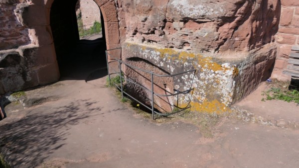 Zisterne am Südturm von Altdahn