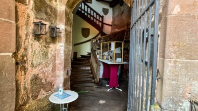 Eingangsbereich zum Rittersaal und Aufgang zur Oberburg