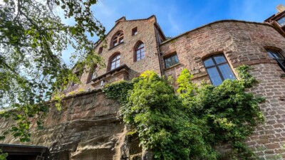 Neuzeitliche Bebauung der mittleren Burg