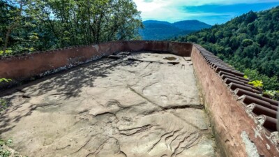Südöstliche Terrasse der Oberburg aus Norden