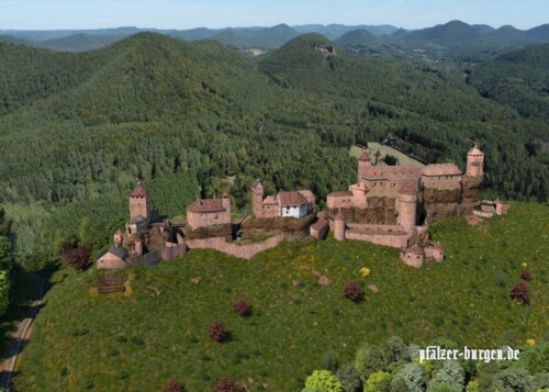 Südliche Langseite der Dahner Burgengruppe um 1475 von oben