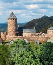 Steinenschloss um 1150 Rekonstruktion Burg Steinenschloss um 1150 Westansicht